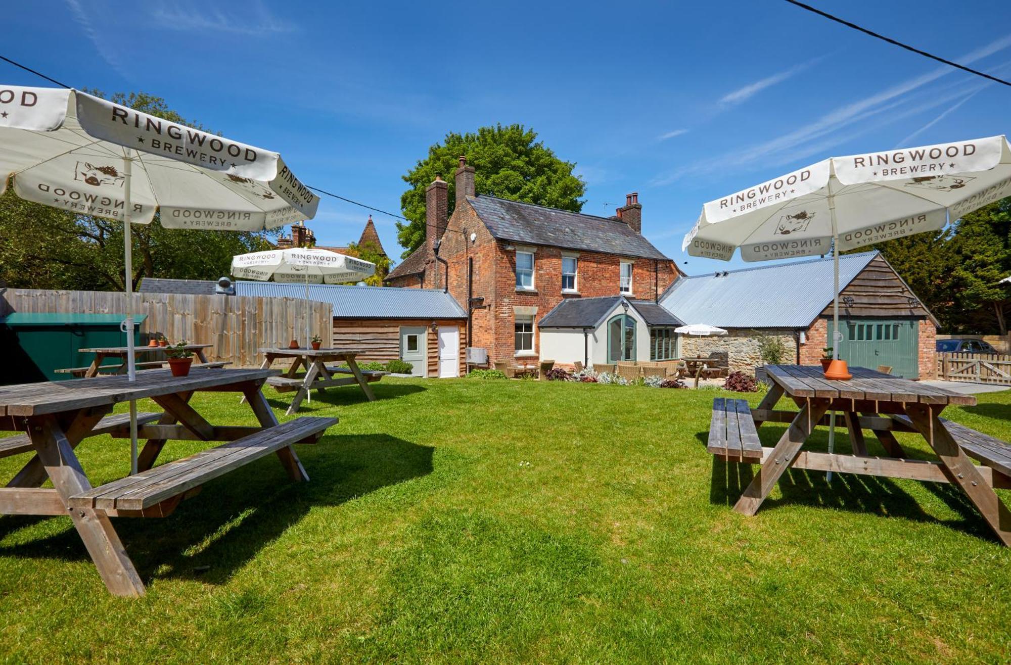 וונטאייג' The Greyhound Inn מראה חיצוני תמונה