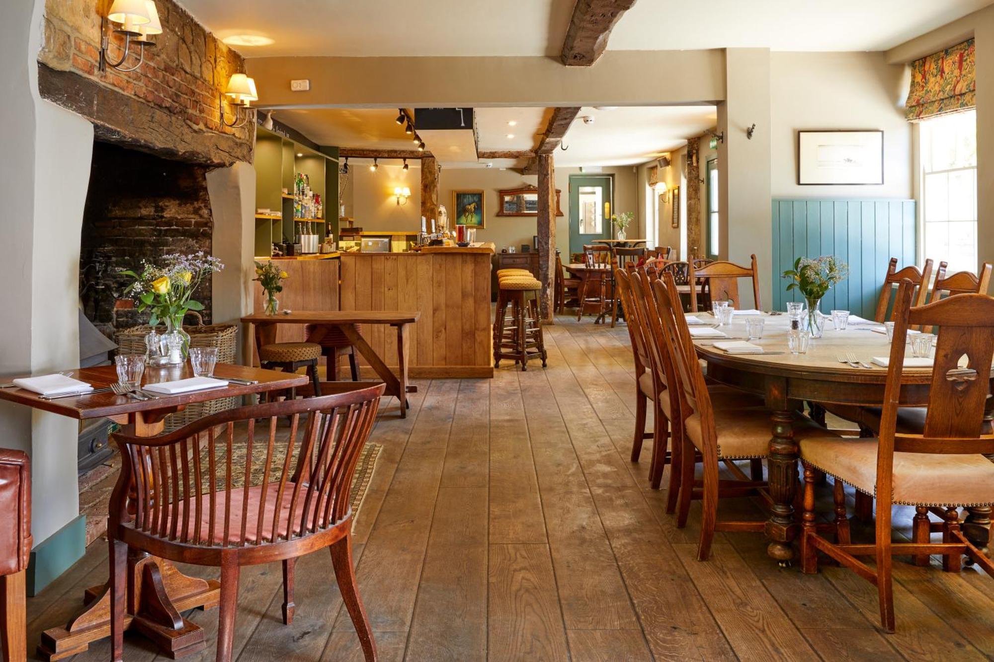 וונטאייג' The Greyhound Inn מראה חיצוני תמונה