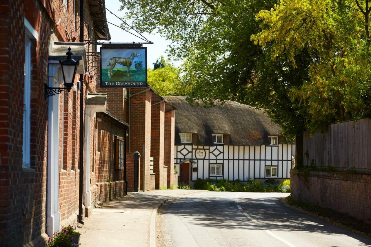 וונטאייג' The Greyhound Inn מראה חיצוני תמונה